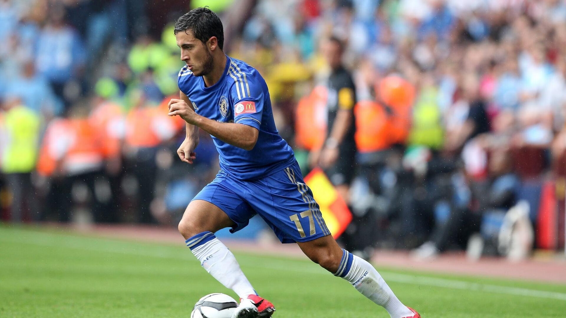 德甲争夺白热化:多特逆袭拜仁,积分差距缩小至2分,德超杯多特对拜仁比分预测