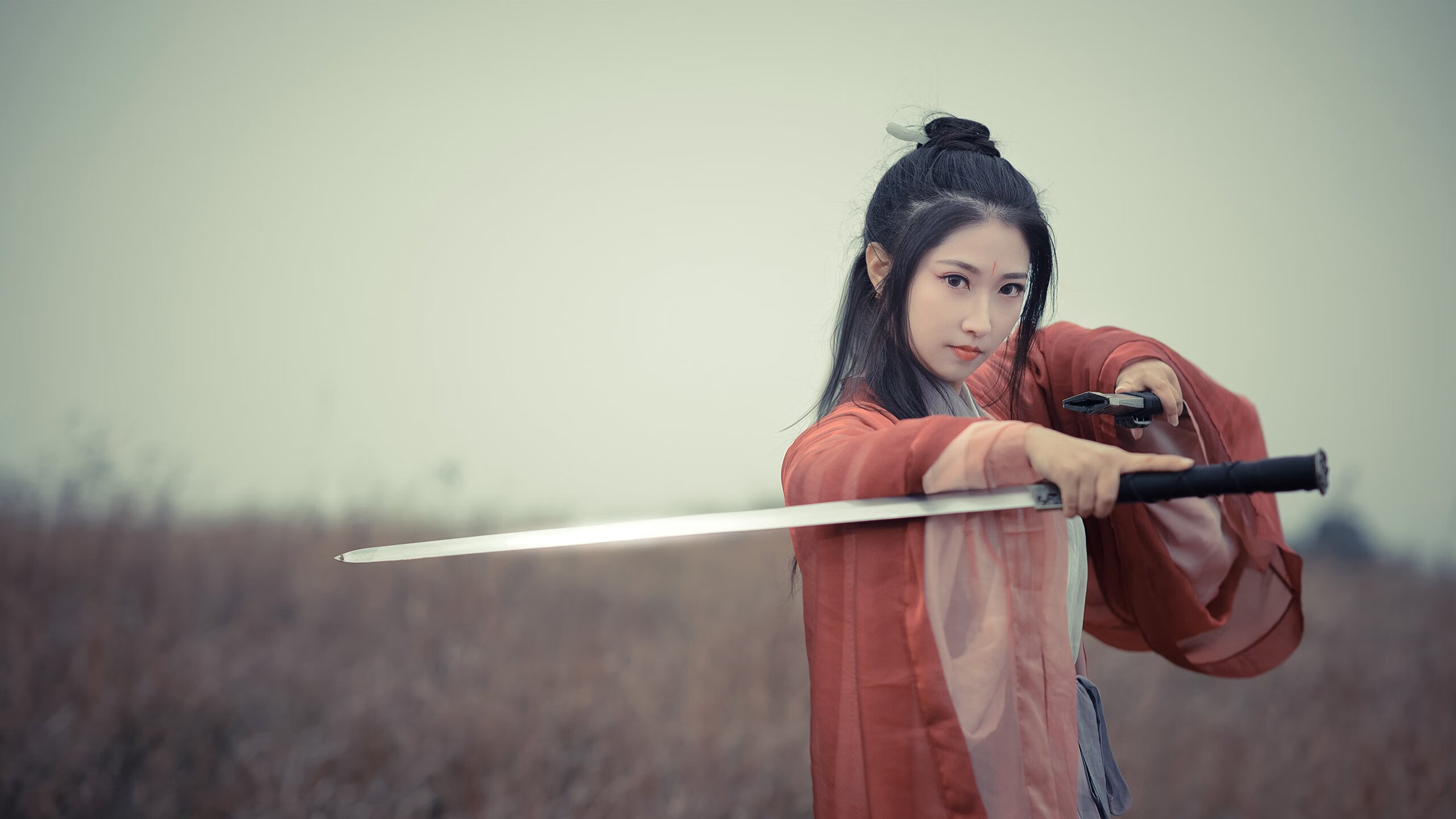 “铁血拼杀!场上强队逐鹿,冠军悬念不断升温”,铁血lol