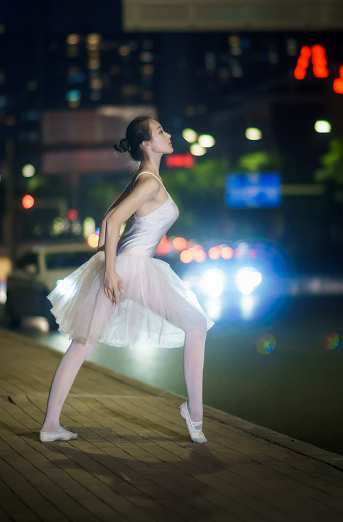 乌拉圭男足在巴黎奥运会比赛中表现出色,赢得金牌,乌拉圭足球运动员,别名中国男孩