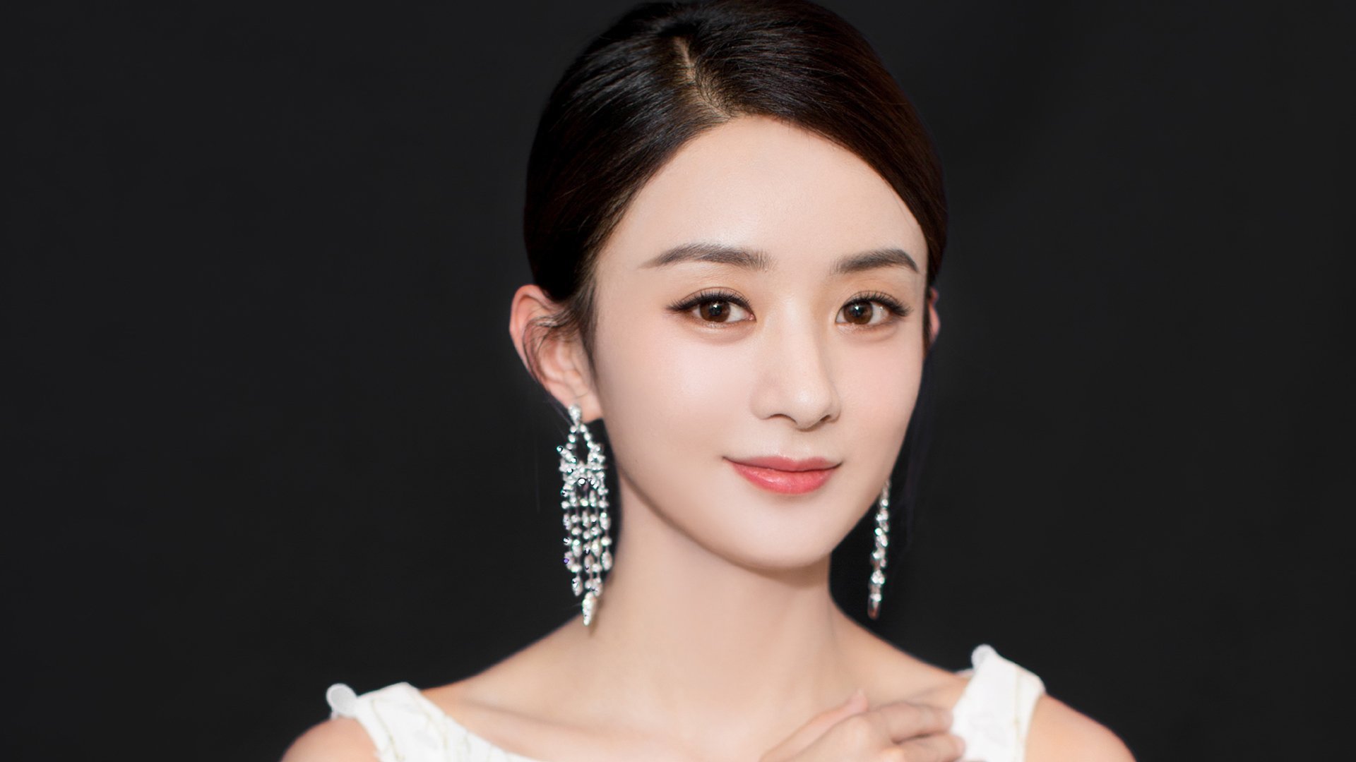 爱游戏中国官方网站平台-斯旺西主席突然宣布辞职，球队震动，斯旺西大学百度百科