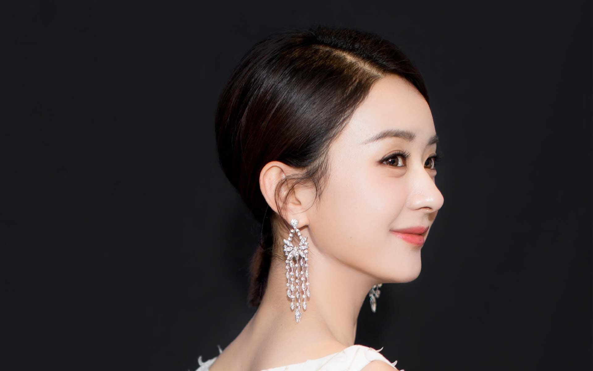 斯旺西客场取胜,连续两个客场胜利,球队浴火重生,斯旺西主场球衣