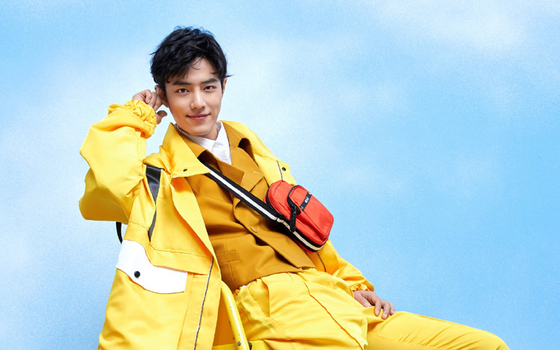 拜仁重点布置边路传中，战术多变故意制造空档，拜仁常用阵型