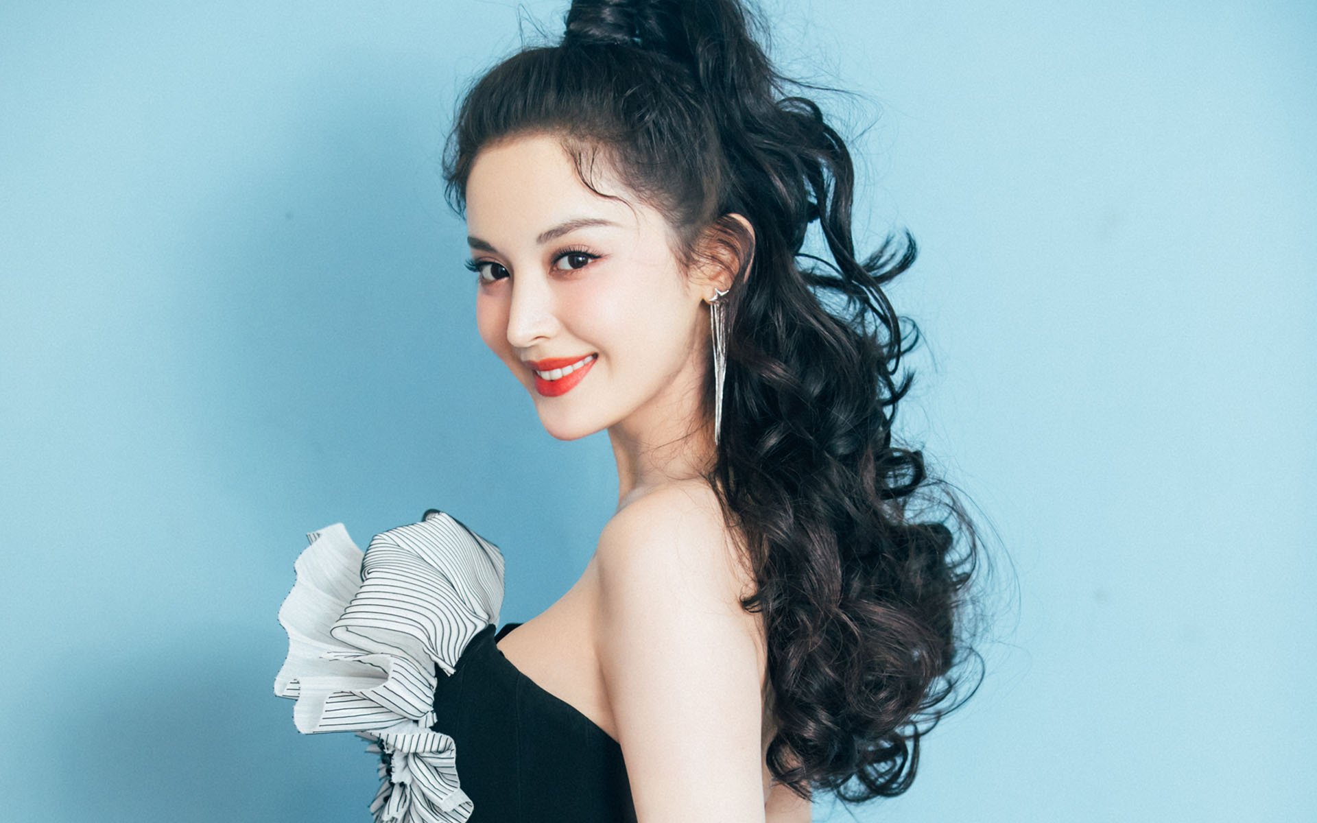 AYX GAMING-迈阿密热火“钢铁防线”守住防守底线，期待季后赛大爆发！，迈阿密热火21号