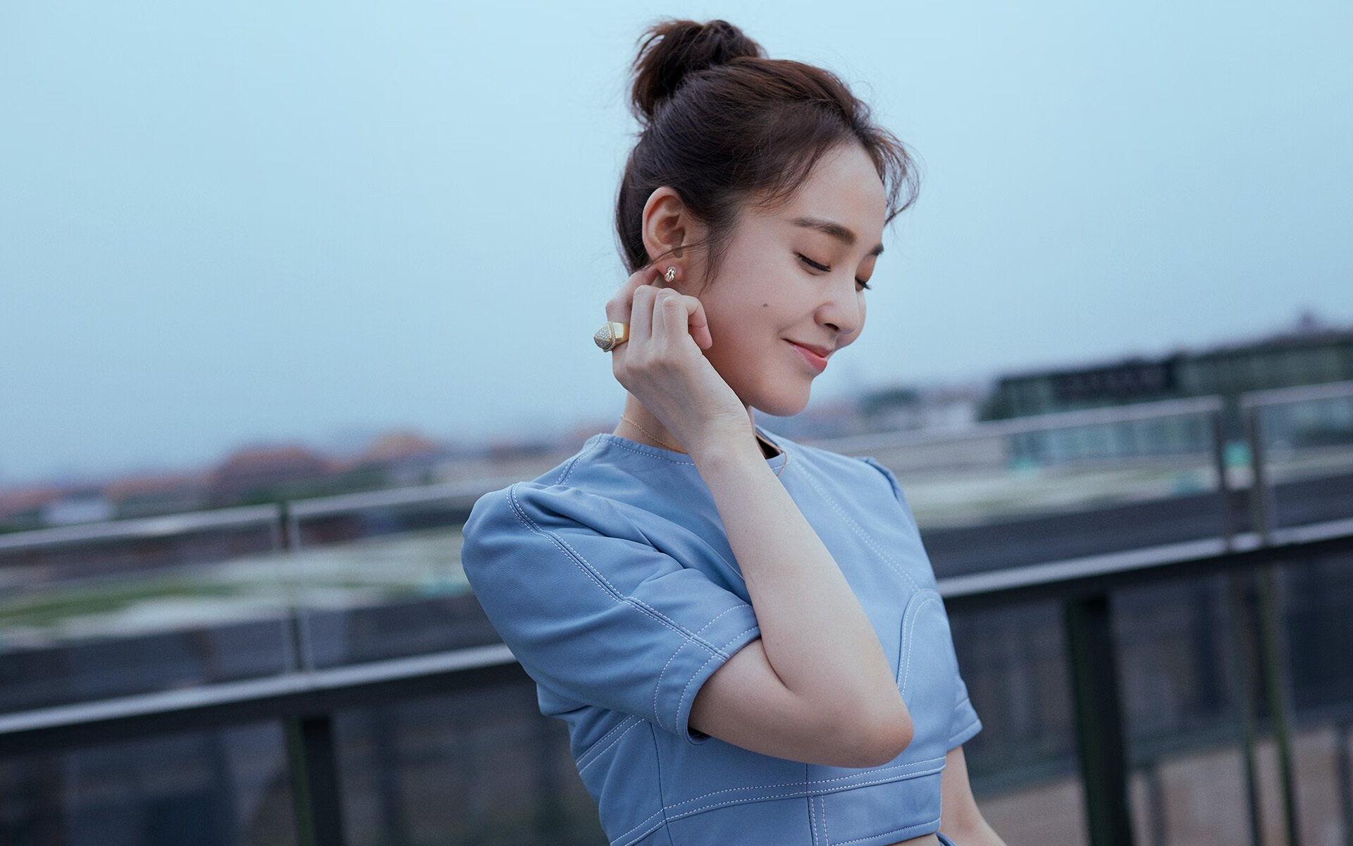 爱游戏在线登录入口-逆境中的“钢铁意志”：那些在低谷中崛起的传奇队伍，钢铁意志的名人