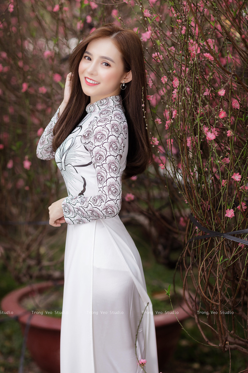 丹麦主帅派出强大阵容,准备迎战土耳其,丹麦主帅流泪解释继续比赛决定 向丹麦全体队员致敬