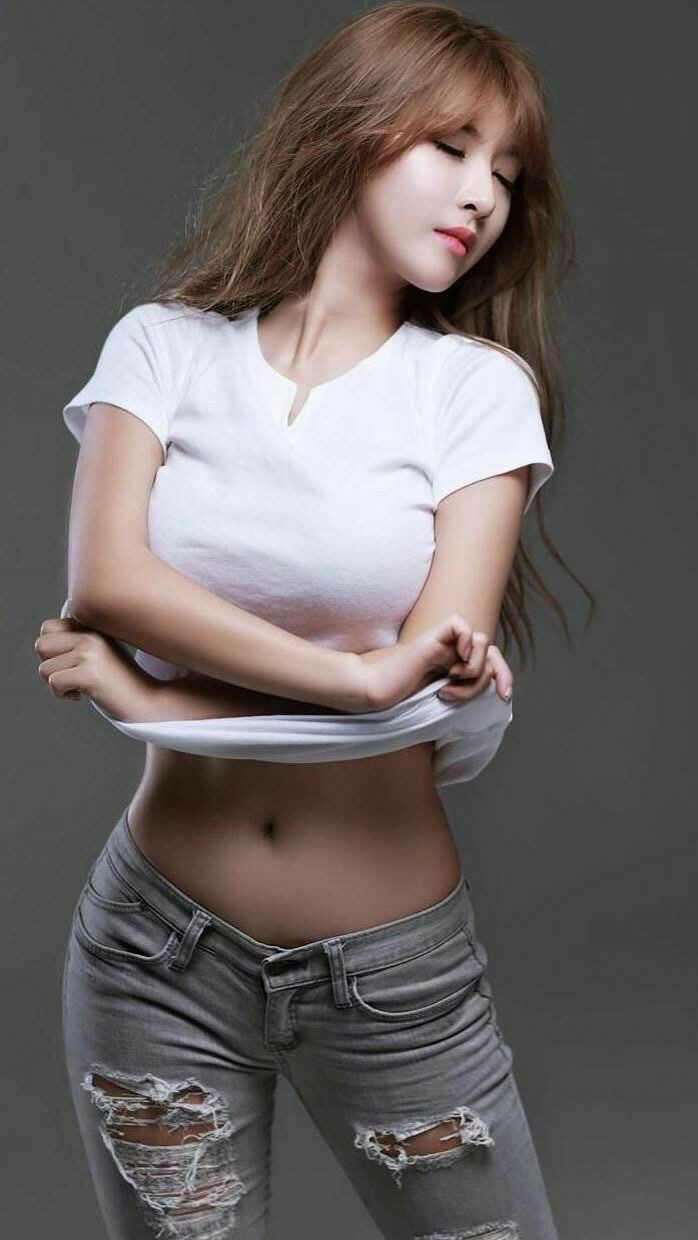 爱游戏app下载-曼联在激烈较量中获胜，积分紧追榜首