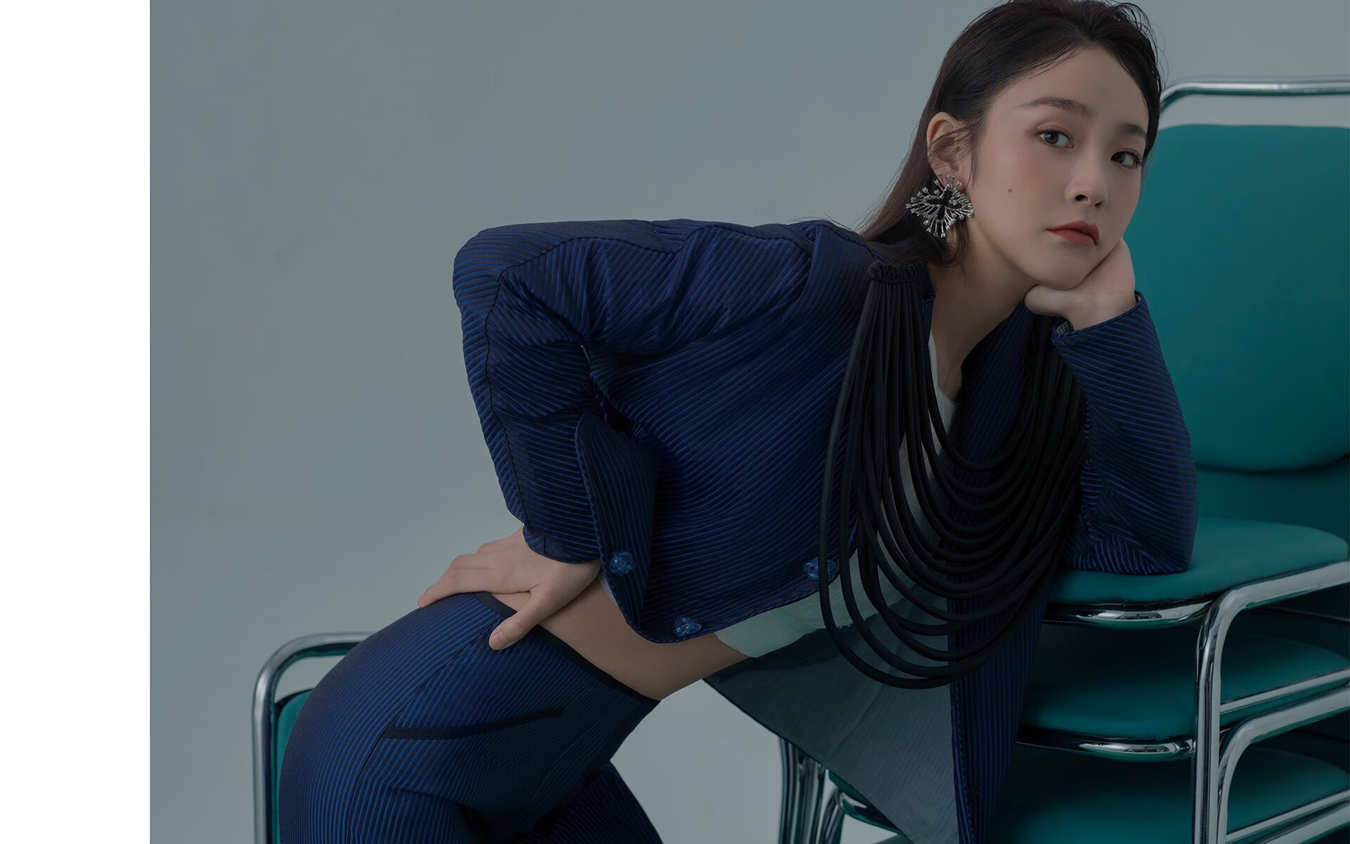 湖人新赛季球员写真发布造型大气引热议，湖人新赛季人员图