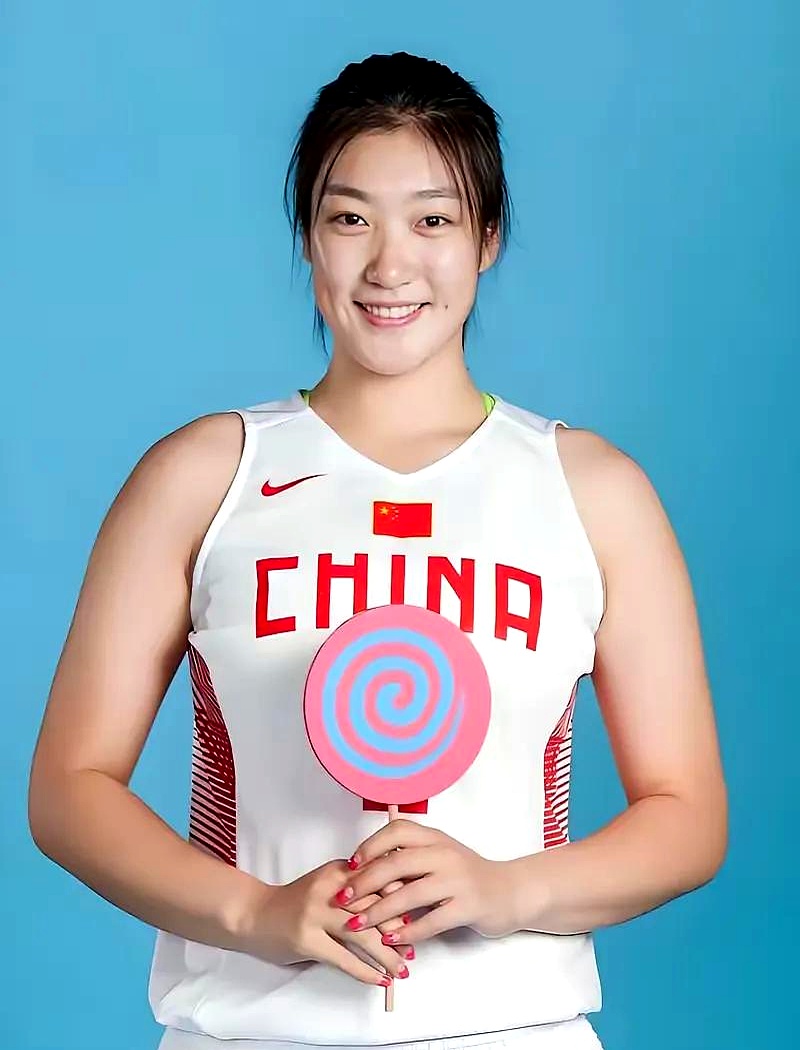 包含爱游戏体育:体育明星感情生活，备受关注的词条