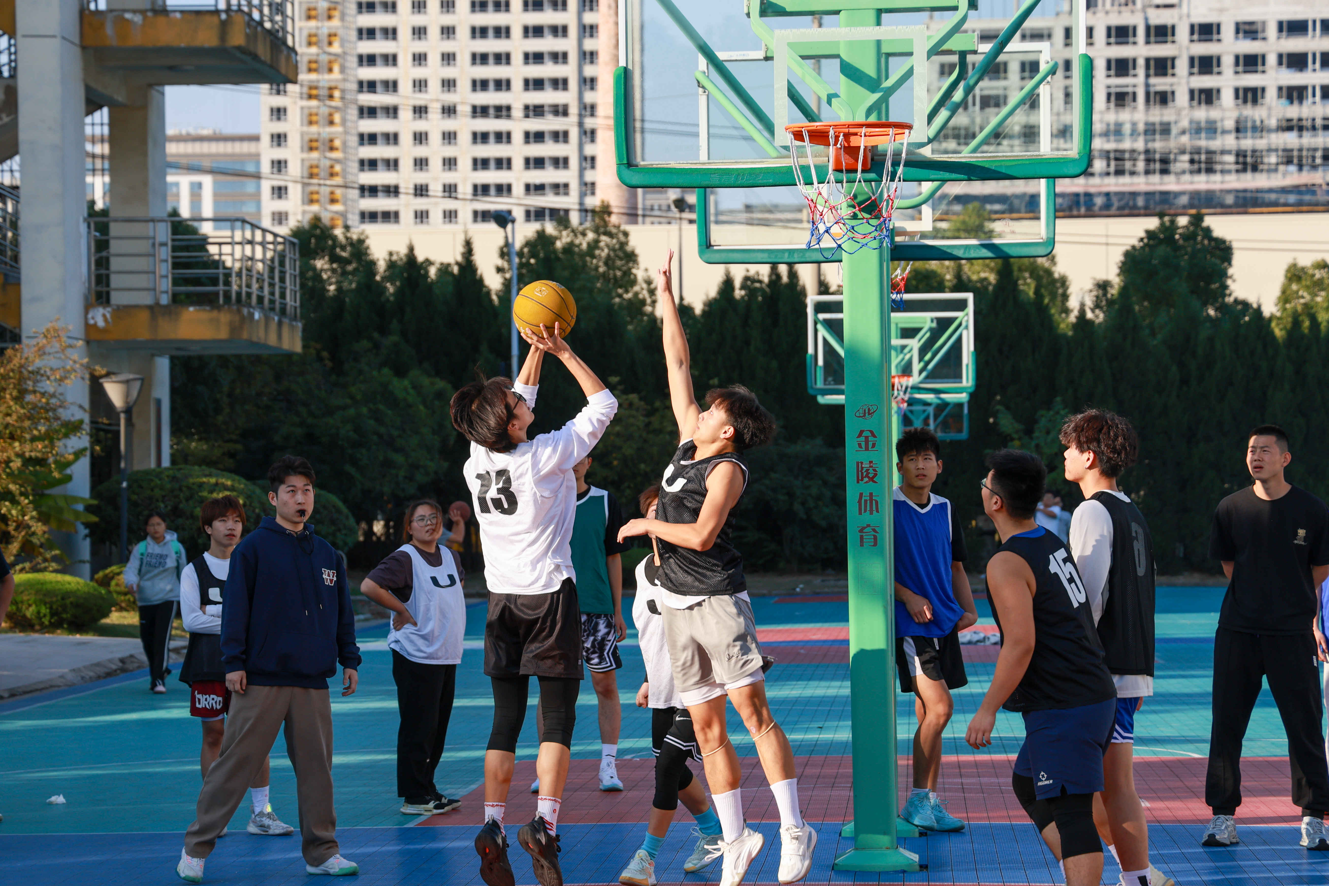 爱游戏体育:校园篮球联赛激情上演,青春风采闪耀赛场的简单介绍 爱游戏体育:校园篮球联赛激情上演,青春风采闪耀赛场的简单介绍