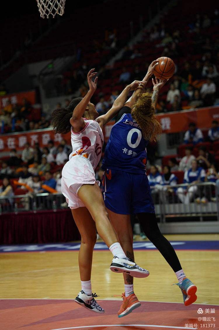 爱游戏体育：WCBA联赛球队的啦啦队文化：赛场上的活力与激情的简单介绍