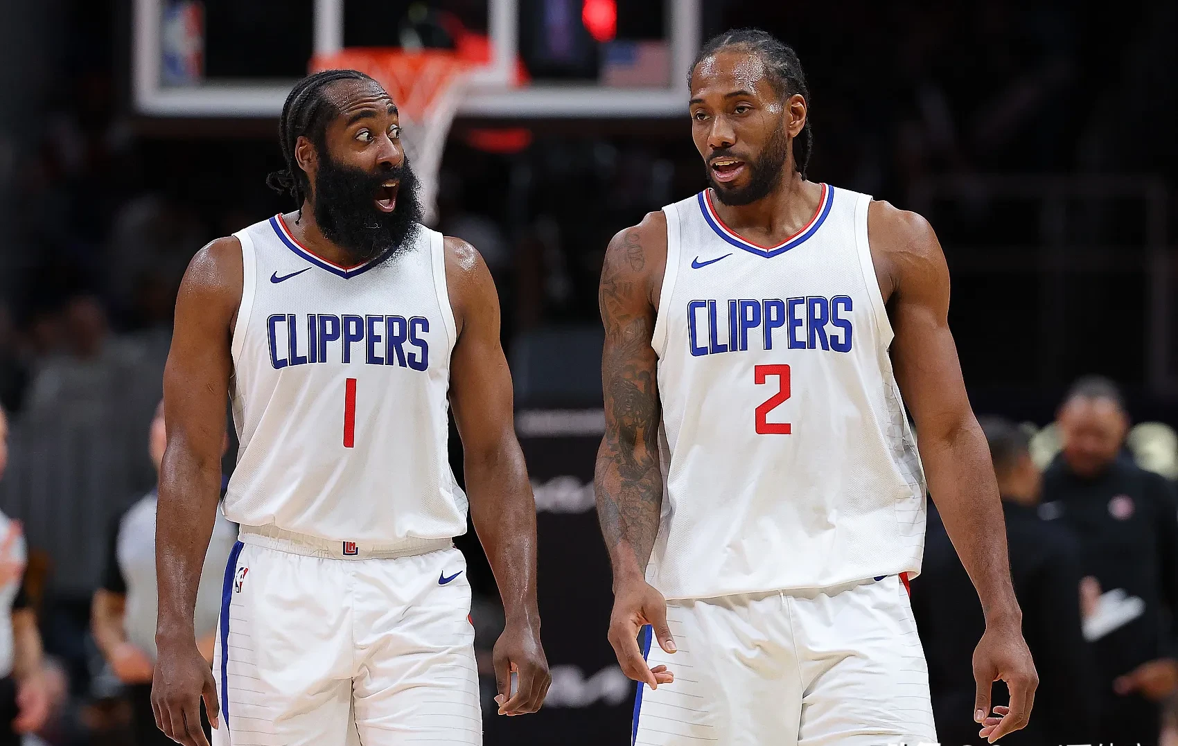 爱游戏体育:快船队健康隐患：莱昂纳德和乔治能否保持健康？的简单介绍