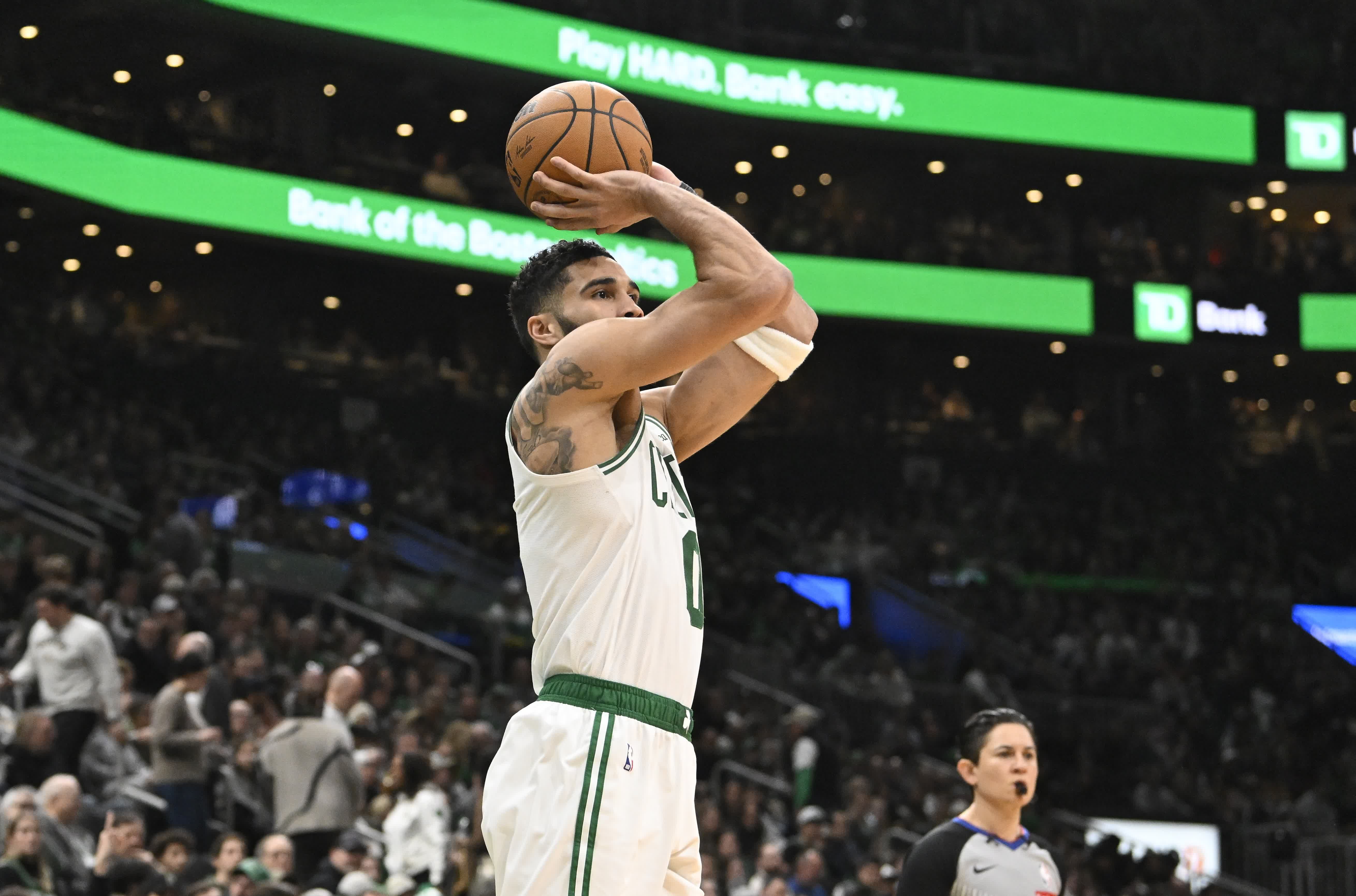 关于爱游戏体育:凯尔特人队塔图姆的领导力：如何带领球队走向胜利？的信息