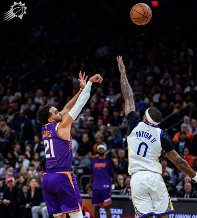 爱游戏在线娱乐官网-包含爱游戏体育：勇士队战术调整：科尔计划增加转换进攻战术的词条